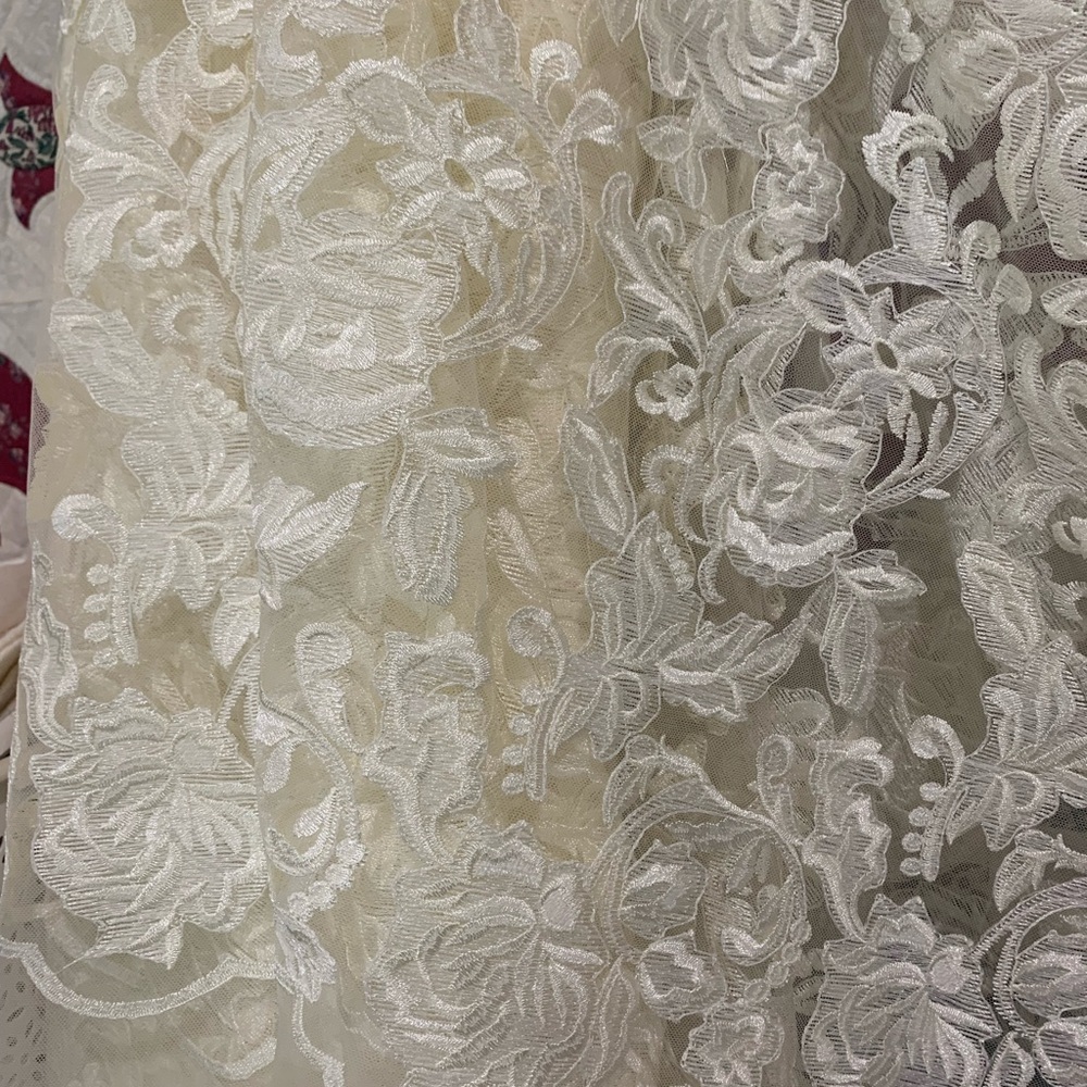 5.75 yds Bridal lace-Ivory - Fabric by the yard